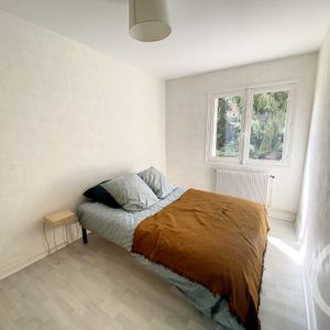 Location Appartement 3 pièces 52m² CHAMALIERES 63400 - Photo 2