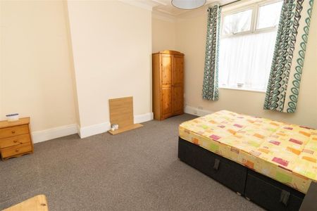 1 Bedroom Flat - Ground Floor - Photo 4