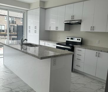 For Lease - 45 Minnock Street, Caledon, Ontario - Photo 2