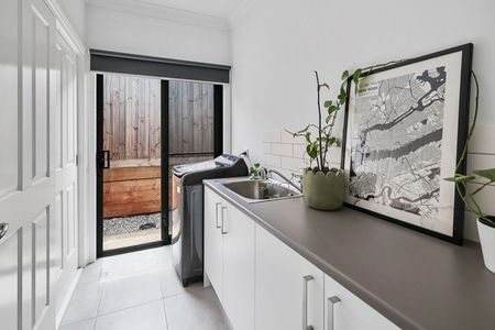 Welcome Home to Connor St– Where Quality Meets Convenience - Photo 4