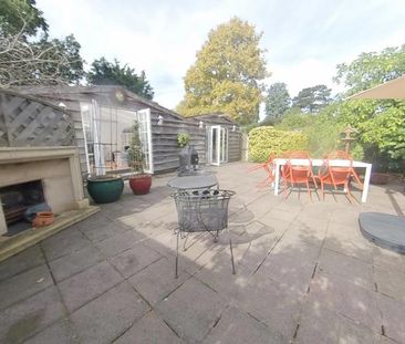 5 bedroom bungalow to rent - Photo 2