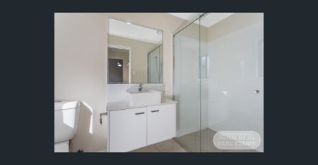 Stylish 3-Bedroom Unit in Prime Rothwell Location - Photo 3