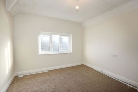 Finchfield Lane, Finchfield, Wolverhampton - Photo 2