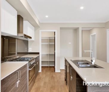 Spacious Family Home in Prime Mernda Location - Photo 3