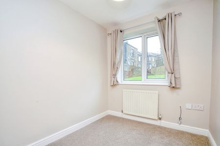 2 Bed Flat, Chantry Court, LS27 - Photo 2