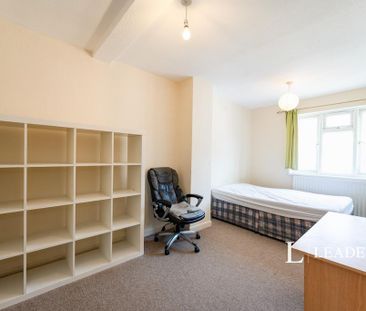 4 bedroom flat to rent - Photo 6