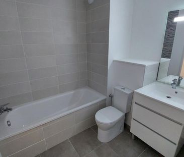 location Appartement T2 DE 43.76m² À CLUSES - Photo 5