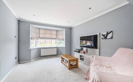 3 bedroom flat to rent - Photo 3