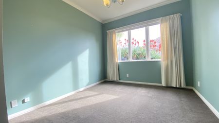 Location!Location!Location! - Photo 5