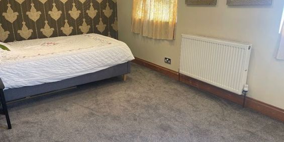 Room in a Shared House, Romford Road, E12 - Photo 3