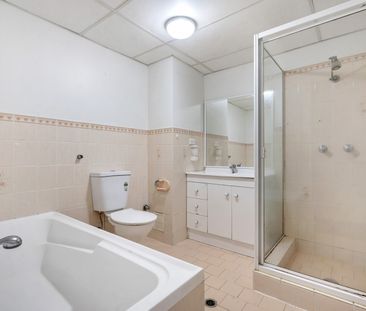 Well Presented Unit - Photo 5