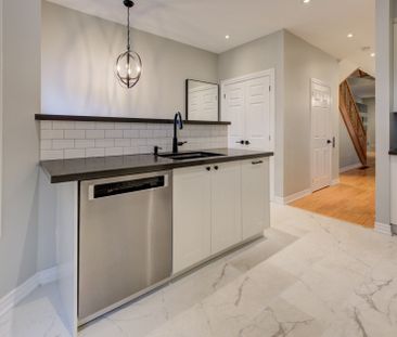 For Lease - 2351 Lakeshore Road Unit# 6, Oakville, Ontario - Photo 3