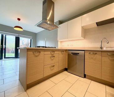 Cambridge CB2 - Photo 1