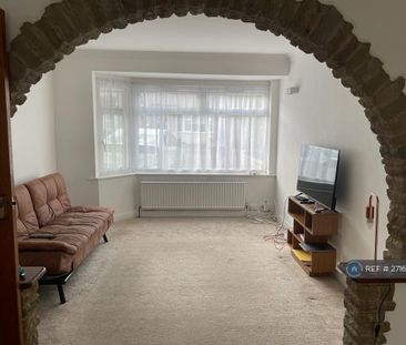 3 bedroom end of terrace house to rent - Photo 3