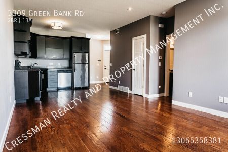 2 Bed, 1 bath main floor condo located in the Greens - Photo 2