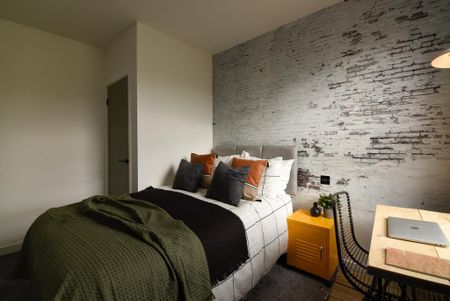 6 bedroom end of terrace house to rent - Photo 4