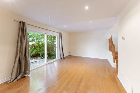 For Lease - 2825 Gananoque Drive Unit# 40, Mississauga, Ontario - Photo 2