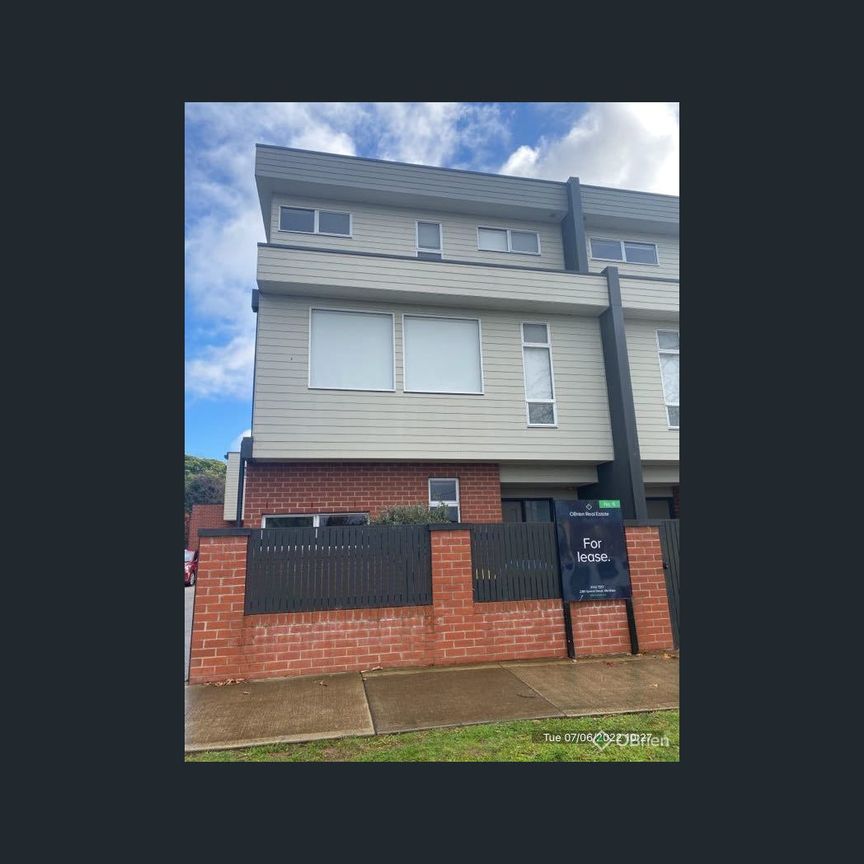 9 Norwich Street, Werribee, Vic 3030 - Photo 1