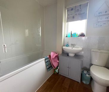 3 bedroom terraced house to rent - Photo 6