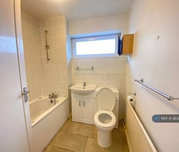 3 bedroom terraced house to rent - Photo 6