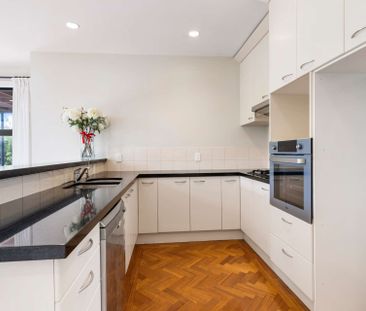 4 Bedroom House - Photo 4