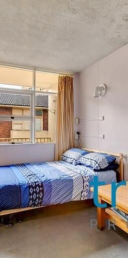 PRESTIGIOUSLY POSITIONED STUDIO APARTMENT - Photo 1