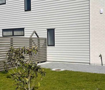 Beautiful 4 bedroom+2 bathroom property! - Photo 3