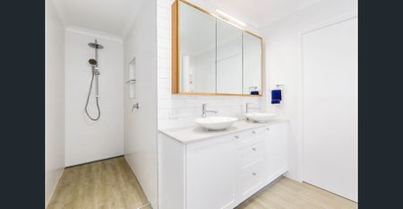 Furnished Executive Townhouse - Photo 4