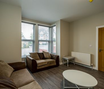 property to rent - Photo 4