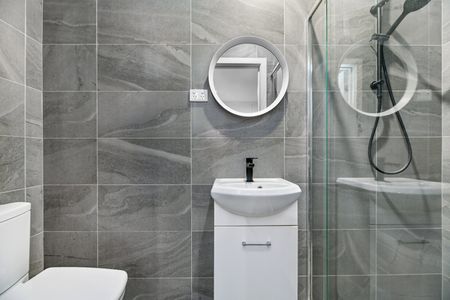 Low-Maintenance Studio in Prime Ashwood Location - access via alley way at rear - Photo 4