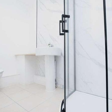 Sanford Mews, Epsom Road, Guildford, Surrey, GU1 - Photo 3