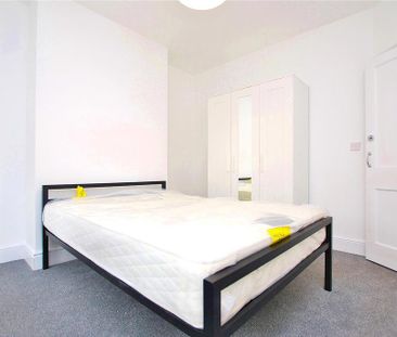 4 bedroom semi-detached house to rent - Photo 5