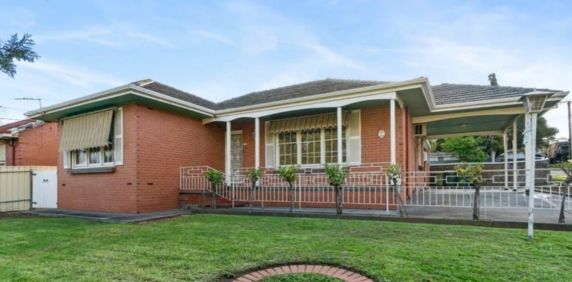 Charming 3-Bedroom Home in Prime Location - Photo 2