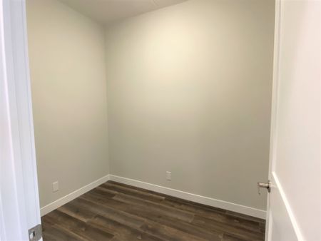 For Lease - 15 Queen Street Unit# 1512, Hamilton, Ontario - Photo 2