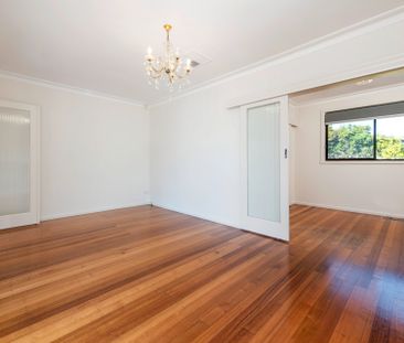 Renovated 3 Bedroom Family Home - Photo 2