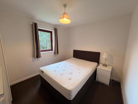 3 bedroom flat to rent - Photo 2