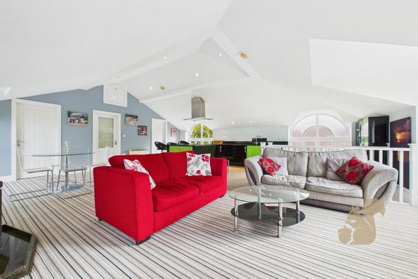 2 bedroom penthouse to rent - Photo 1