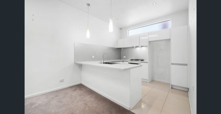 RENOVATED 2 BEDROOM COTTAGE - Photo 5