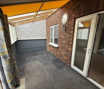 3 bed Town House - To Let - Photo 5