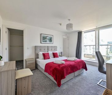 3 bedroom flat to rent - Photo 3