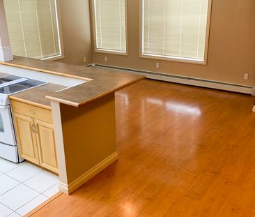 2 Bed + Den Condo For Rent In Westmount - Photo 1