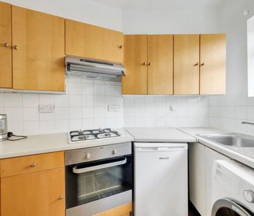 2 bedroom Flat To Let Total Size: 729 SQ FT - Photo 5