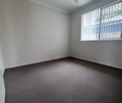 Neat & Tidy 3 Bedroom in Silkstone - Photo 5