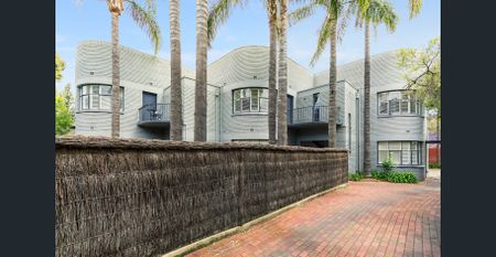 Charm-Filled Unit in a Brilliant Location - Photo 4