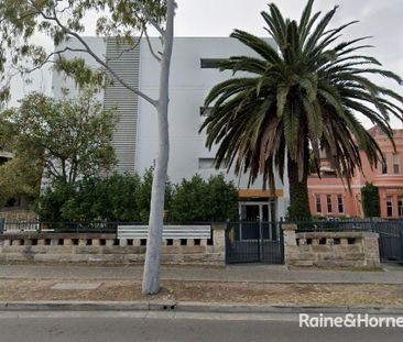 Modern Fully-Furnished Studio in Prime Randwick Location - Photo 6