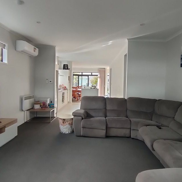 Stunning 3BR Karaka Retreat! - Photo 1