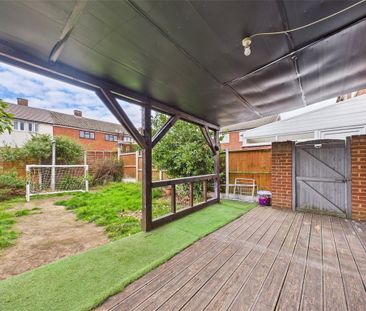 3 bedroom terraced house to rent - Photo 2