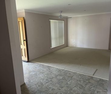 Great 4 Bedroom Low-Set Brick &Tiled Family Home! - Photo 6