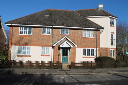 Gallows Lane, High Wycombe - Photo 2
