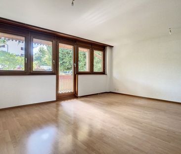 SEHR SCHÖNES AUSGEBAUTES GESCHOSSIGES WOHNEN MIT SCHÖNER FREIER AUS... - Photo 1